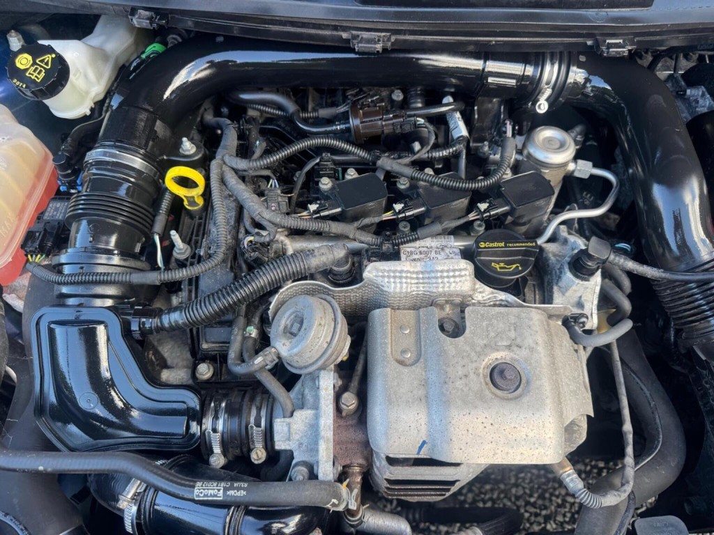 FORD FIESTA 1.0T EcoBoost Zetec Euro 5 (s/s) 5dr 2015