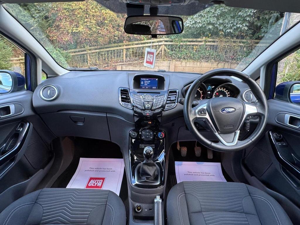 FORD FIESTA 1.0T EcoBoost Zetec Euro 5 (s/s) 5dr 2015