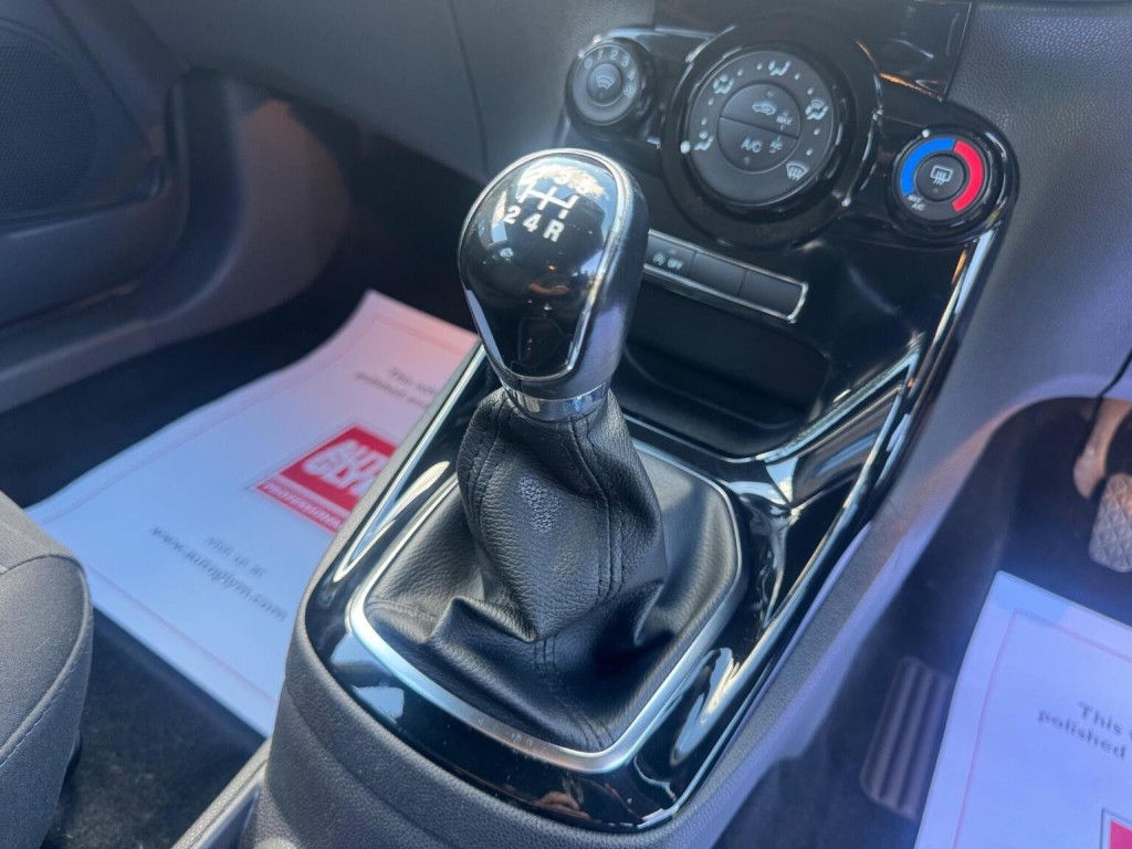 FORD FIESTA 1.0T EcoBoost Zetec Euro 5 (s/s) 5dr 2015