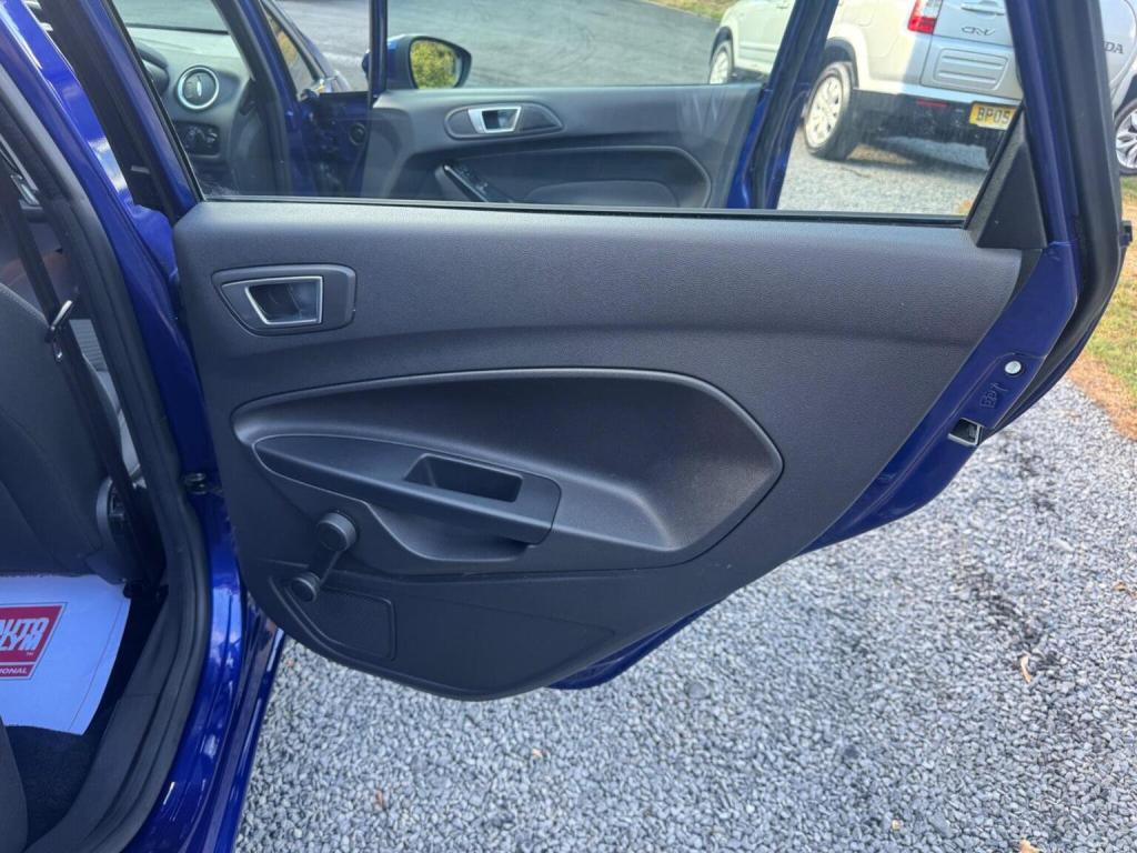 FORD FIESTA 1.0T EcoBoost Zetec Euro 5 (s/s) 5dr 2015