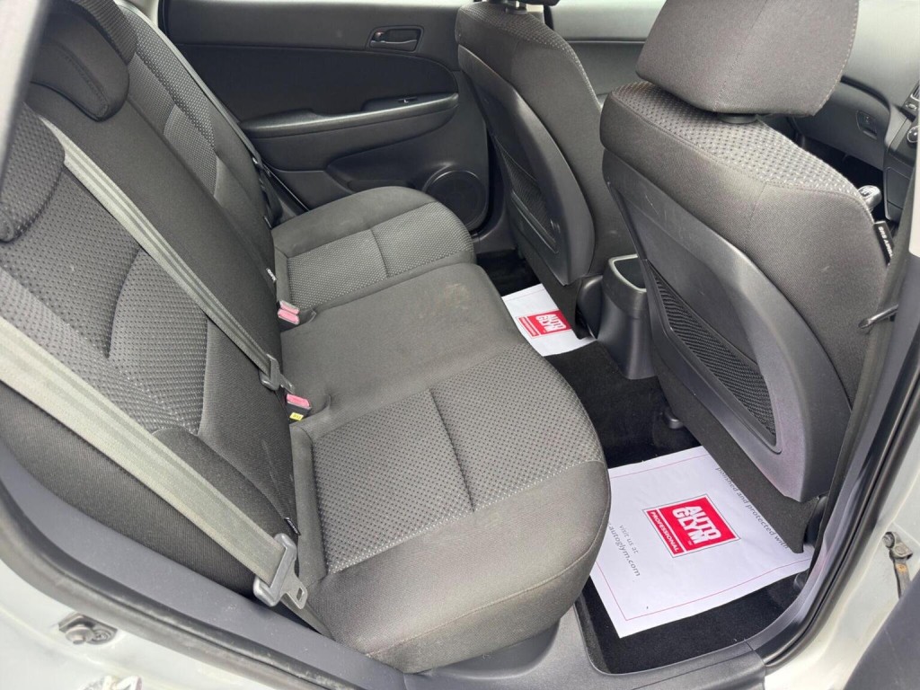 HYUNDAI I30 1.4 Comfort Euro 5 5dr 2011