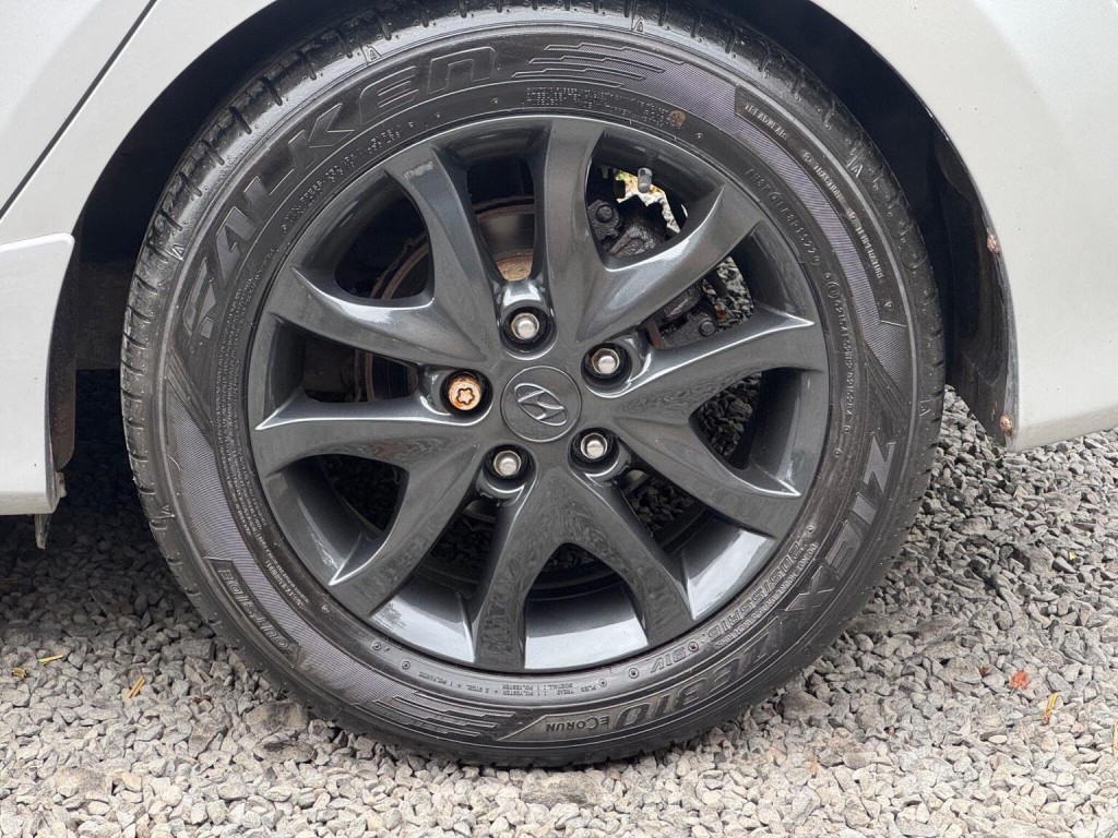 HYUNDAI I30 1.4 Comfort Euro 5 5dr 2011