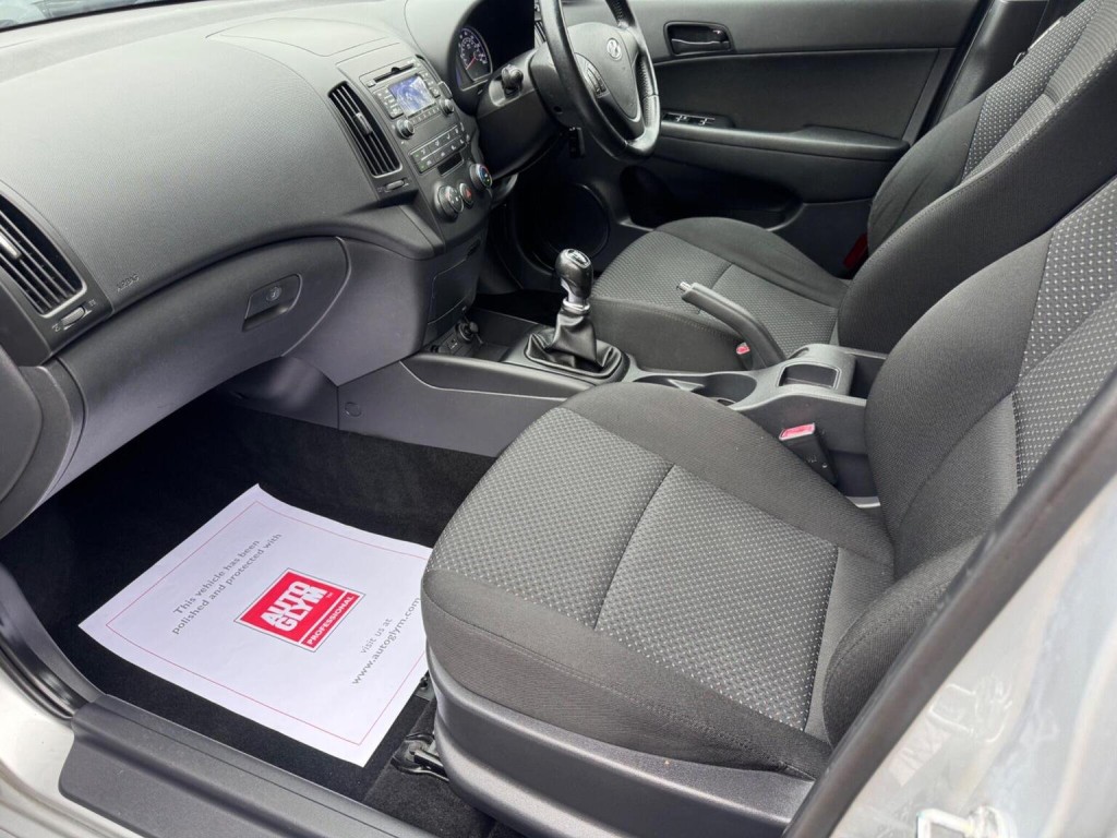 HYUNDAI I30 1.4 Comfort Euro 5 5dr 2011