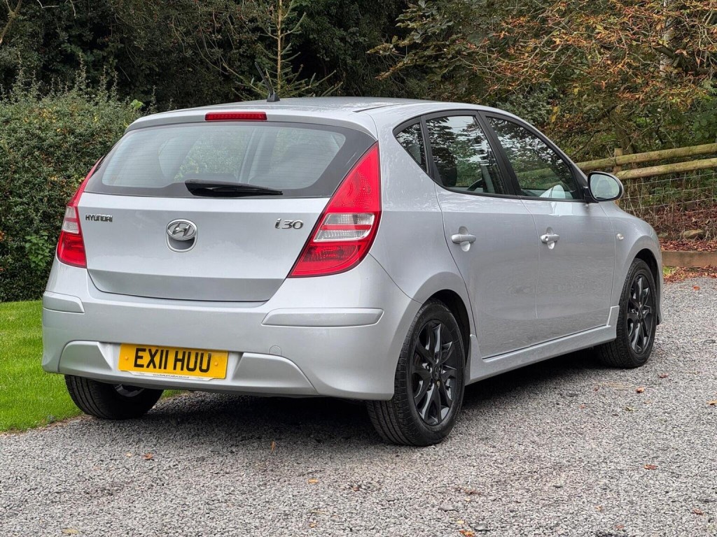 HYUNDAI I30 1.4 Comfort Euro 5 5dr 2011