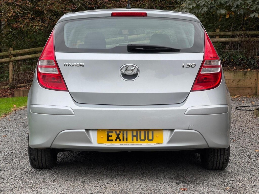 HYUNDAI I30 1.4 Comfort Euro 5 5dr 2011