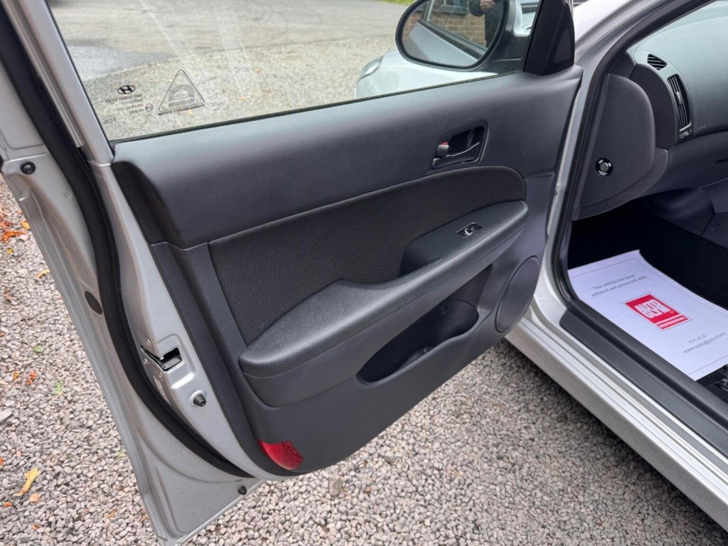 HYUNDAI I30 1.4 Comfort Euro 5 5dr 2011