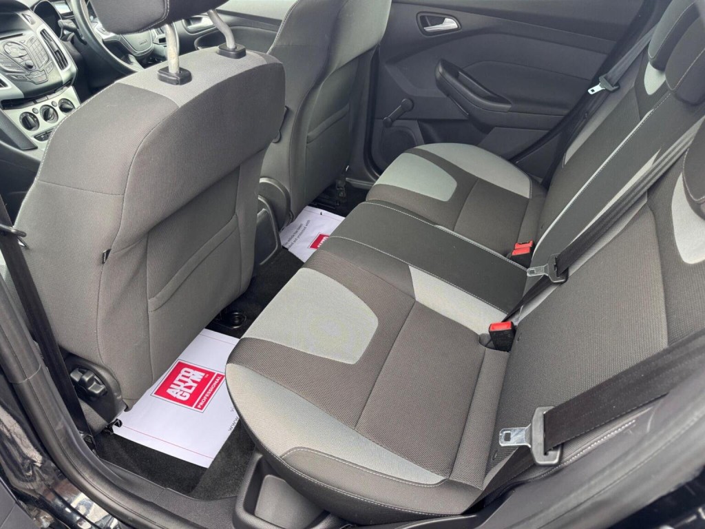 FORD FOCUS 1.0T EcoBoost Zetec Euro 5 (s/s) 5dr 2012