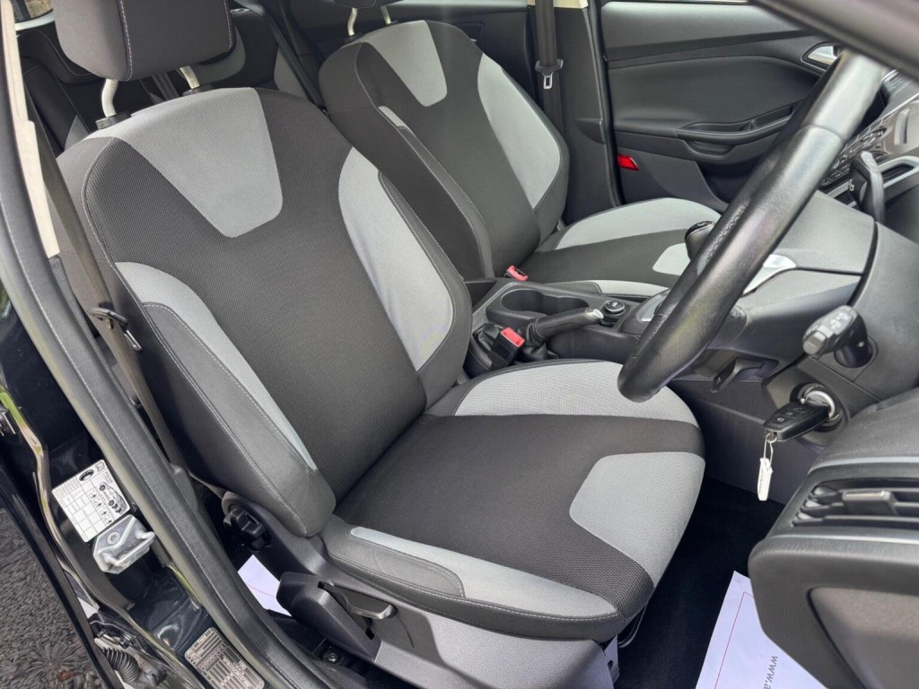 FORD FOCUS 1.0T EcoBoost Zetec Euro 5 (s/s) 5dr 2012