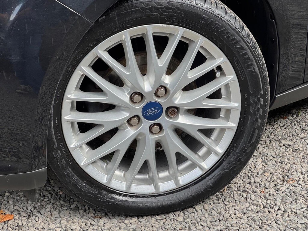 FORD FOCUS 1.0T EcoBoost Zetec Euro 5 (s/s) 5dr 2012