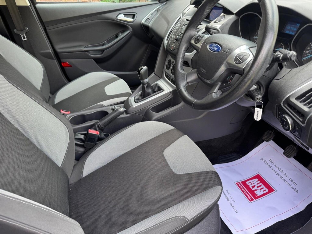 FORD FOCUS 1.0T EcoBoost Zetec Euro 5 (s/s) 5dr 2012