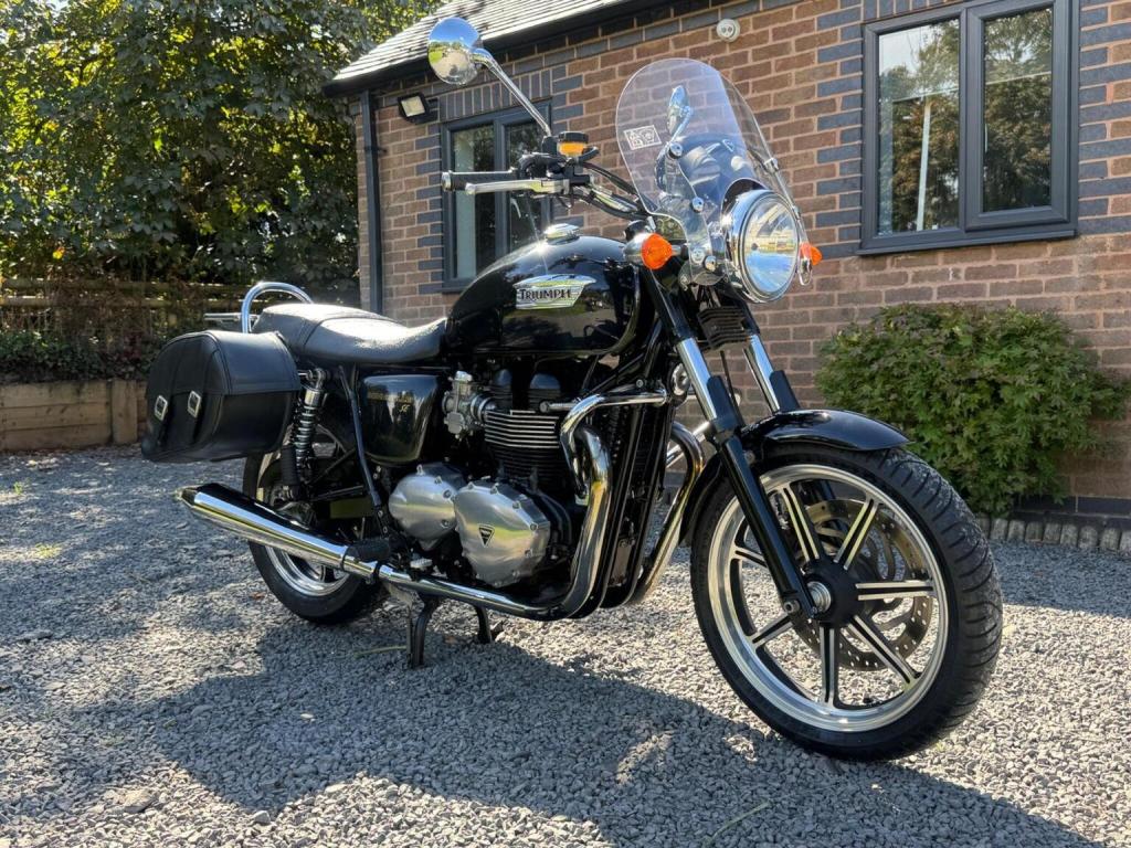 TRIUMPH BONNEVILLE 865 865 2011