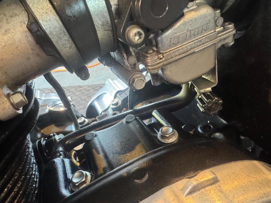 TRIUMPH BONNEVILLE 865 865 2011