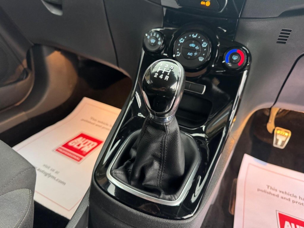 FORD FIESTA 1.0T EcoBoost Zetec S Euro 6 (s/s) 3dr 2015