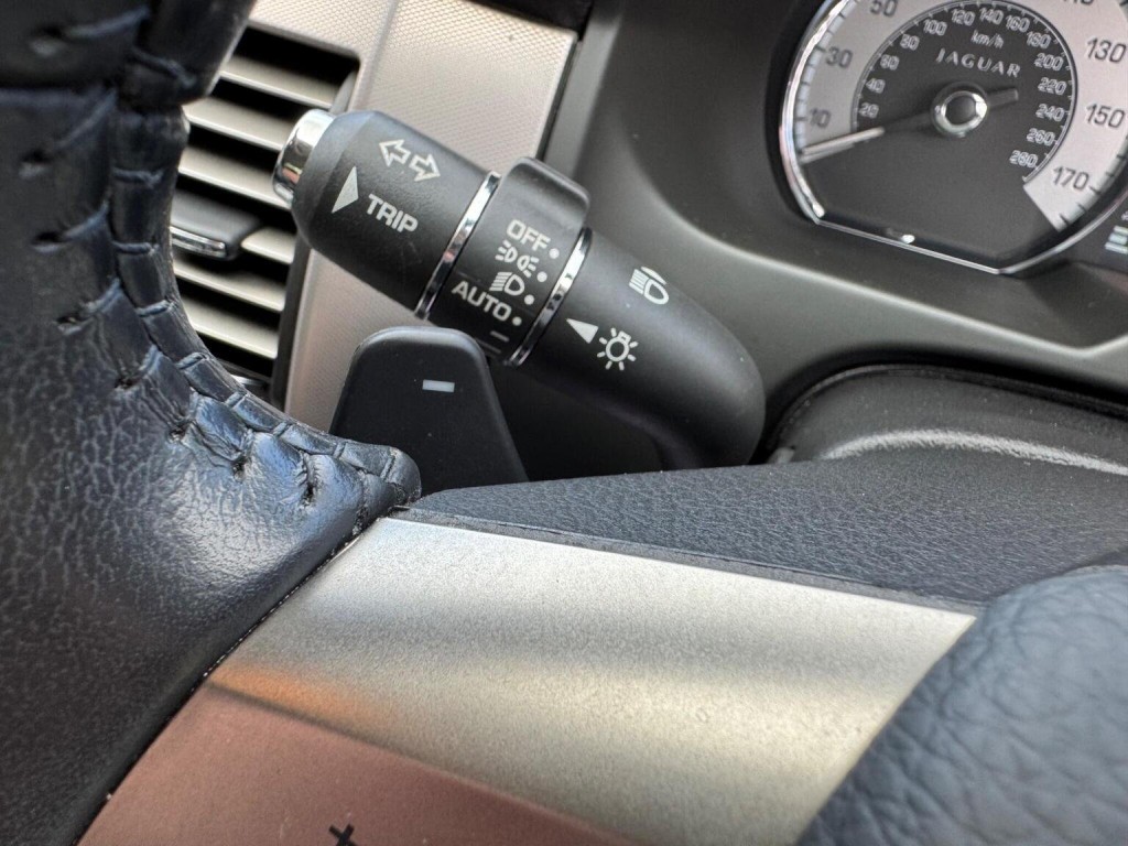 JAGUAR XF 3.0d S V6 Luxury Auto Euro 5 4dr 2010