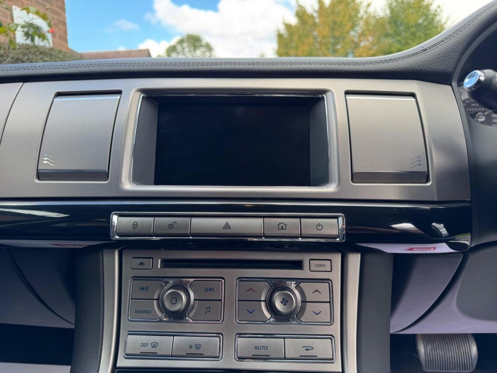 JAGUAR XF 3.0d S V6 Luxury Auto Euro 5 4dr 2010