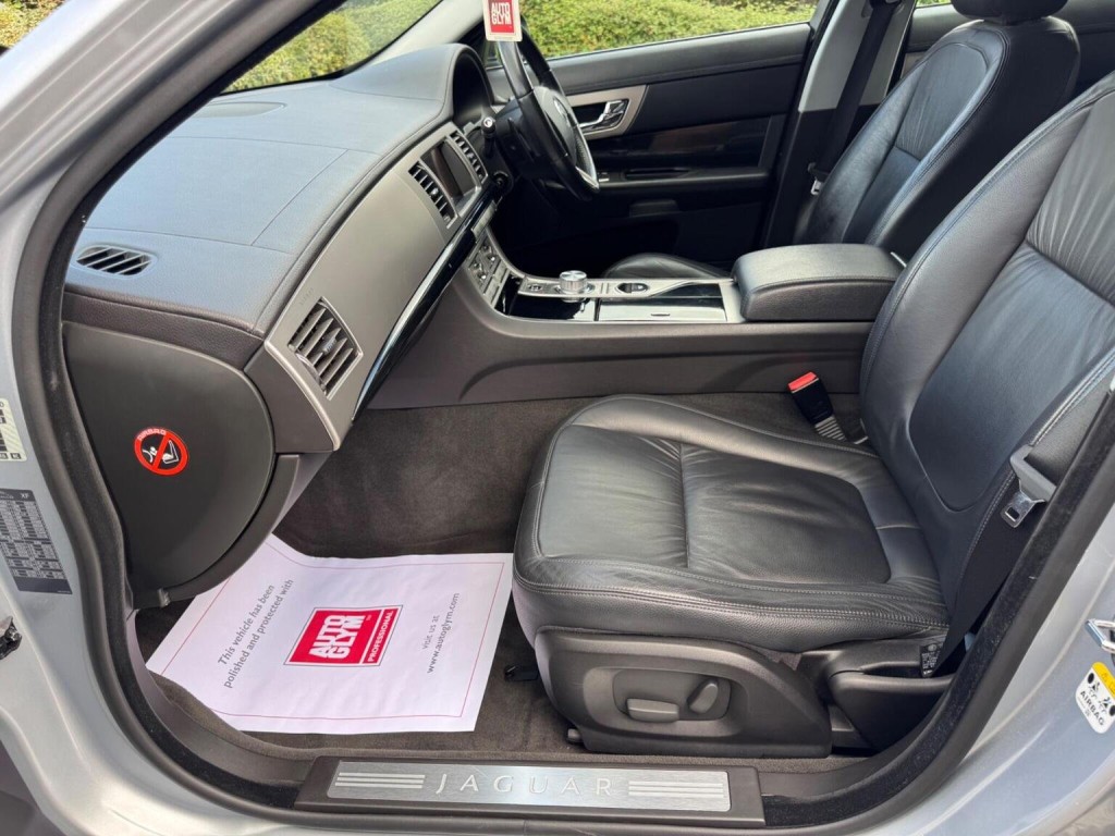 JAGUAR XF 3.0d S V6 Luxury Auto Euro 5 4dr 2010