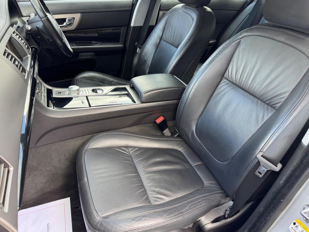 JAGUAR XF 3.0d S V6 Luxury Auto Euro 5 4dr 2010