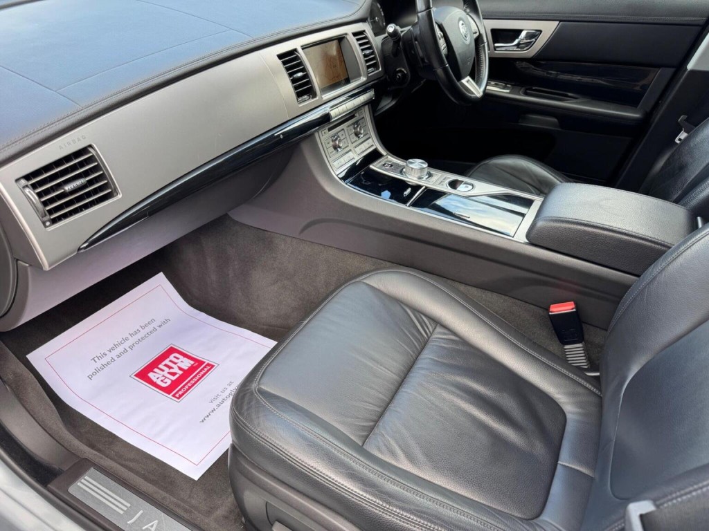JAGUAR XF 3.0d S V6 Luxury Auto Euro 5 4dr 2010
