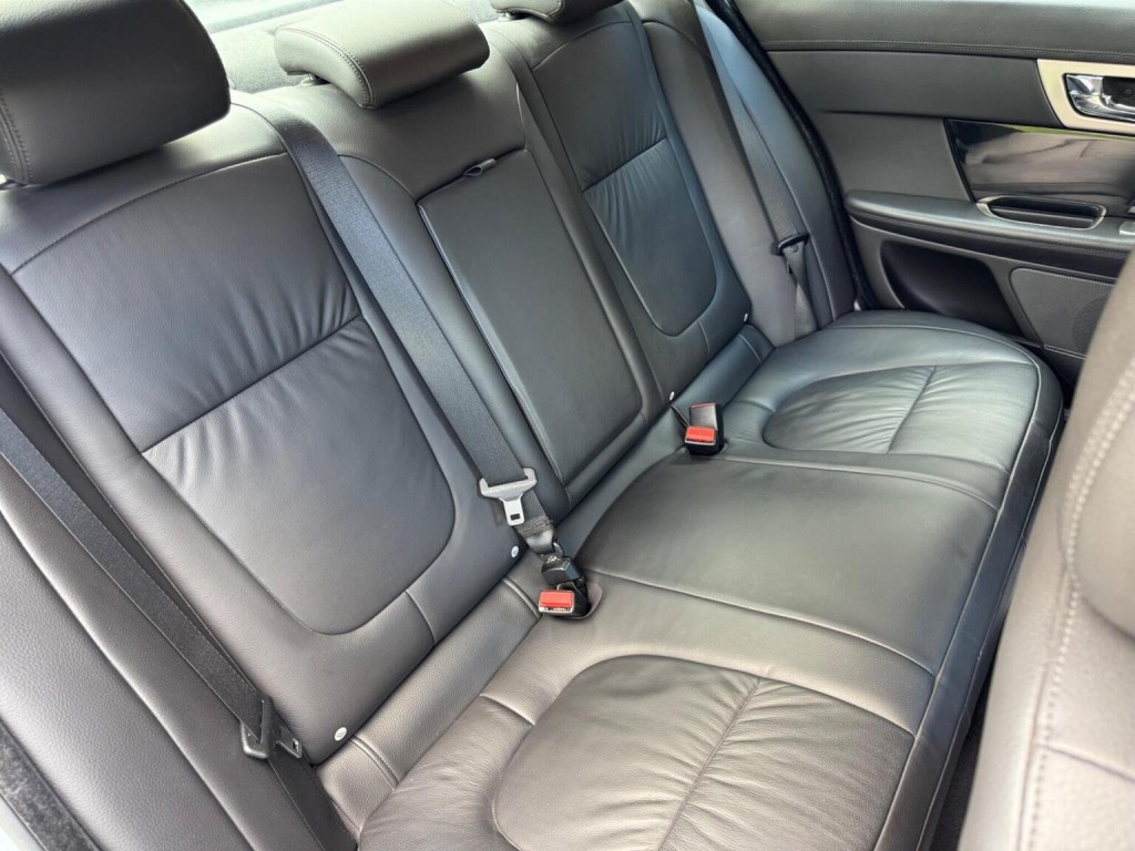 JAGUAR XF 3.0d S V6 Luxury Auto Euro 5 4dr 2010