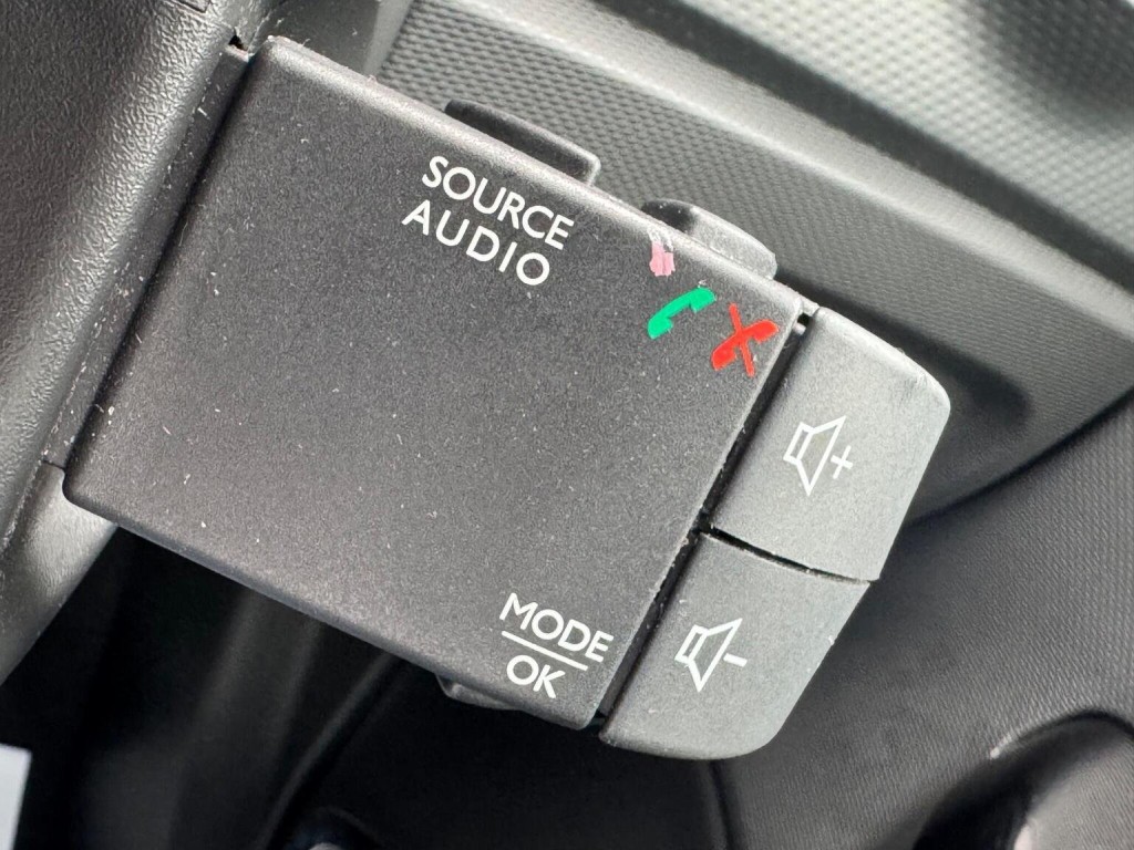 RENAULT CAPTUR 0.9 TCe ENERGY Dynamique S MediaNav Euro 5 (s/s) 5dr 2014