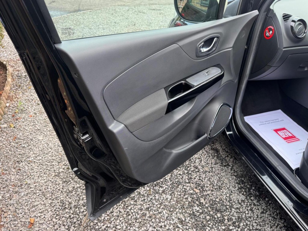 RENAULT CAPTUR 0.9 TCe ENERGY Dynamique S MediaNav Euro 5 (s/s) 5dr 2014