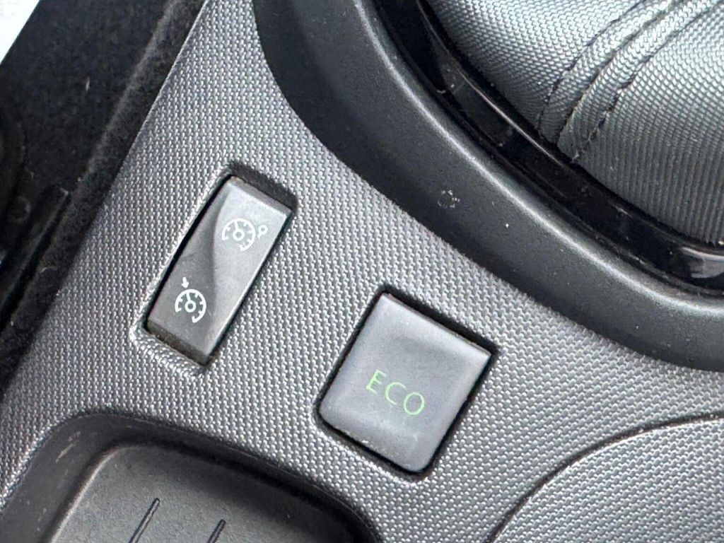 RENAULT CAPTUR 0.9 TCe ENERGY Dynamique S MediaNav Euro 5 (s/s) 5dr 2014