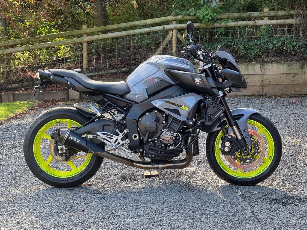 YAMAHA MT-10 1000 Hyper-naked Euro 4 2016