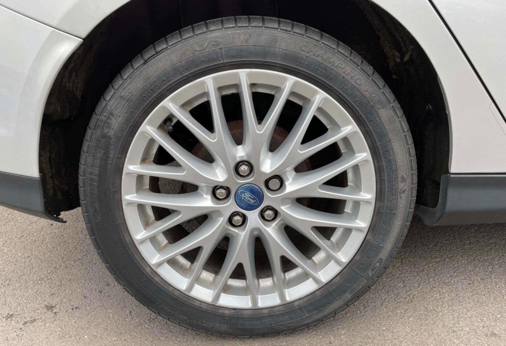 FORD FOCUS 1.0T EcoBoost Zetec Euro 5 (s/s) 5dr 2014