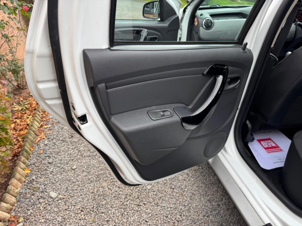 DACIA DUSTER 1.5 dCi Laureate 4WD Euro 5 5dr 2015