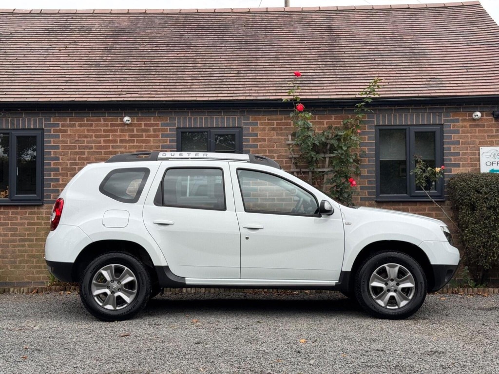 DACIA DUSTER 1.5 dCi Laureate 4WD Euro 5 5dr 2015
