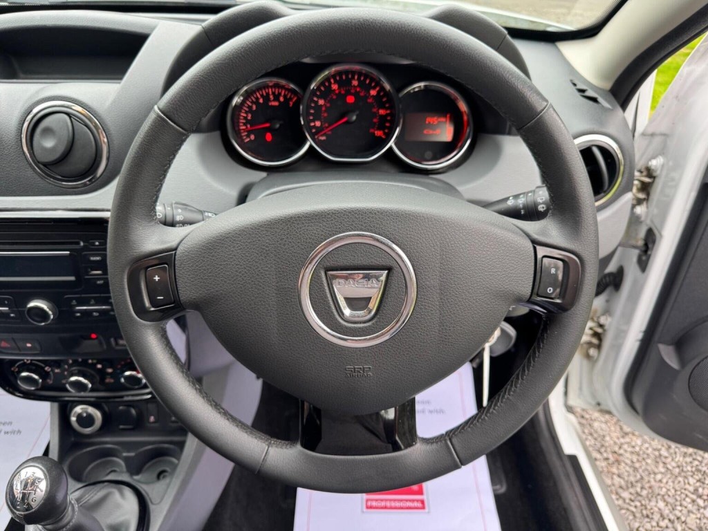 DACIA DUSTER 1.5 dCi Laureate 4WD Euro 5 5dr 2015
