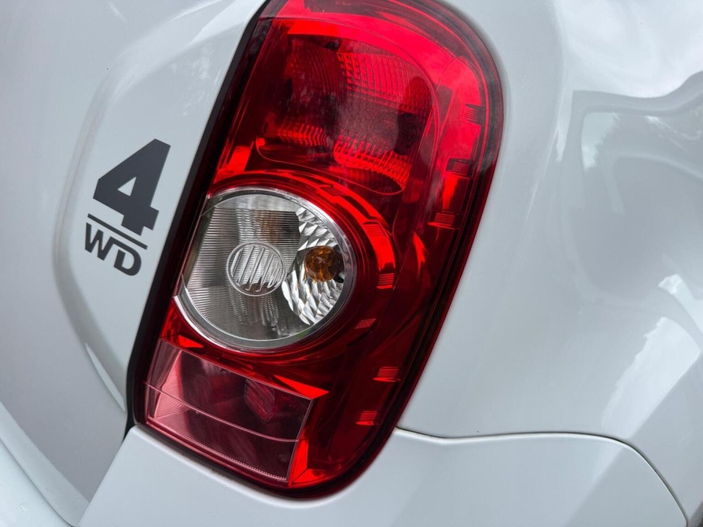 DACIA DUSTER 1.5 dCi Laureate 4WD Euro 5 5dr 2015
