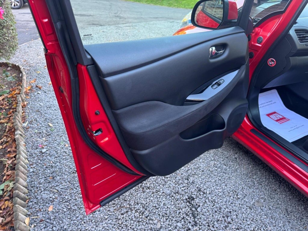 NISSAN LEAF 24kWh Acenta Auto 5dr 2016