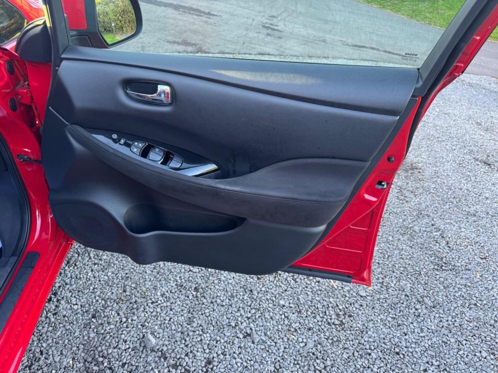 NISSAN LEAF 24kWh Acenta Auto 5dr 2016