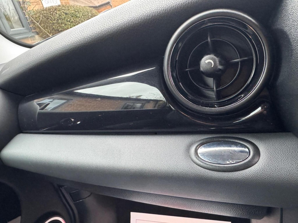 MINI HATCH 1.6 Cooper Euro 5 3dr 2010