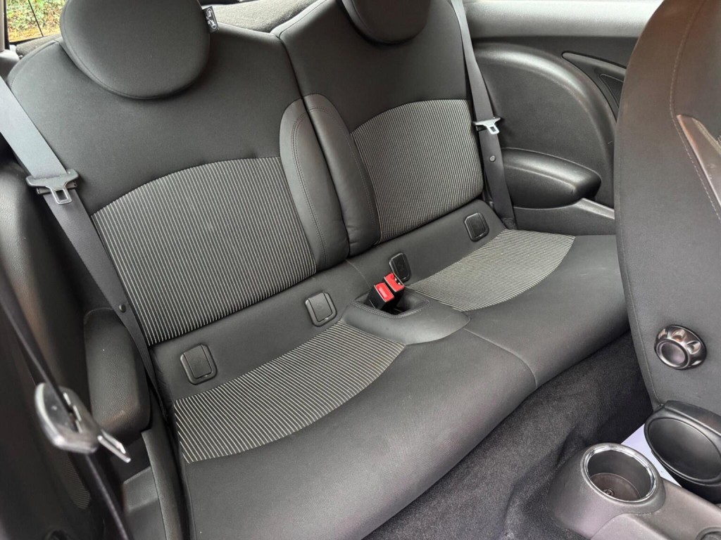 MINI HATCH 1.6 Cooper Euro 5 3dr 2010