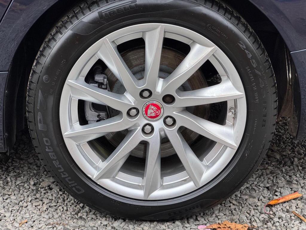 JAGUAR XF 3.0d V6 Premium Luxury Auto Euro 5 (s/s) 4dr 2015