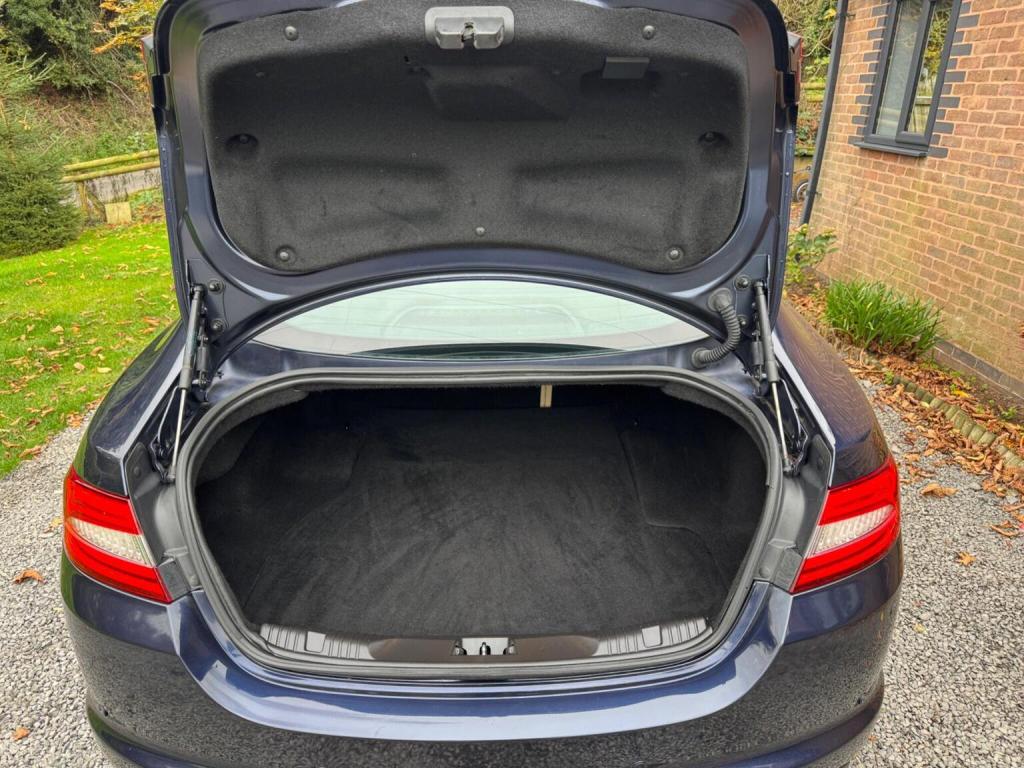 JAGUAR XF 3.0d V6 Premium Luxury Auto Euro 5 (s/s) 4dr 2015