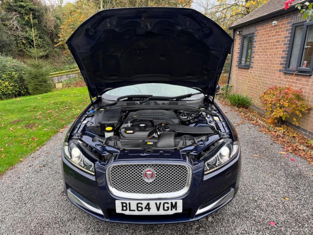 JAGUAR XF 3.0d V6 Premium Luxury Auto Euro 5 (s/s) 4dr 2015