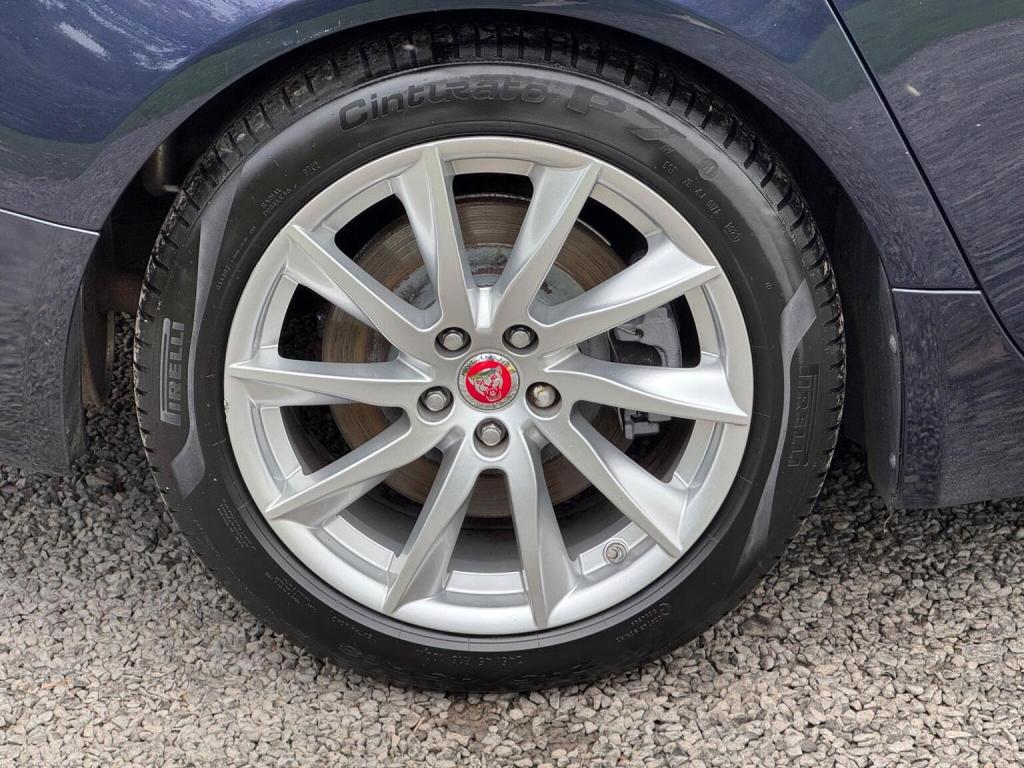 JAGUAR XF 3.0d V6 Premium Luxury Auto Euro 5 (s/s) 4dr 2015