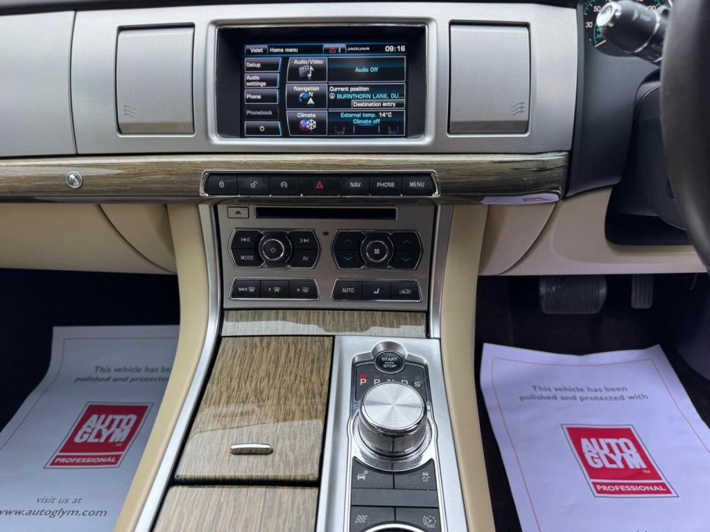 JAGUAR XF 3.0d V6 Premium Luxury Auto Euro 5 (s/s) 4dr 2015