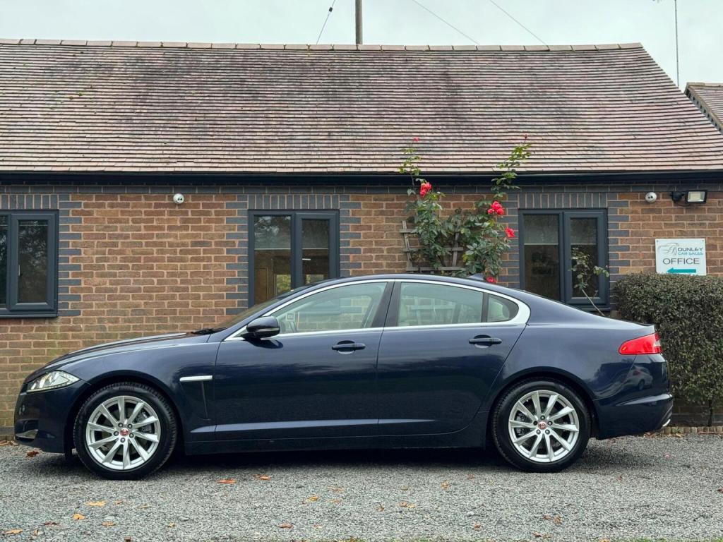 JAGUAR XF 3.0d V6 Premium Luxury Auto Euro 5 (s/s) 4dr 2015