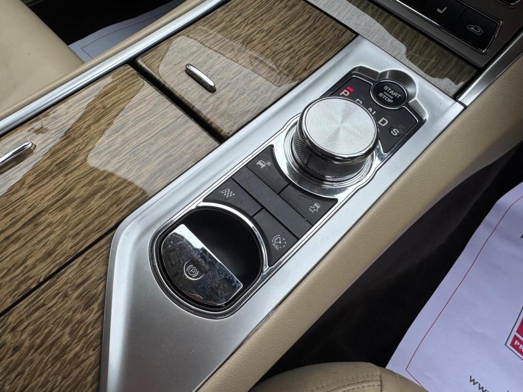 JAGUAR XF 3.0d V6 Premium Luxury Auto Euro 5 (s/s) 4dr 2015