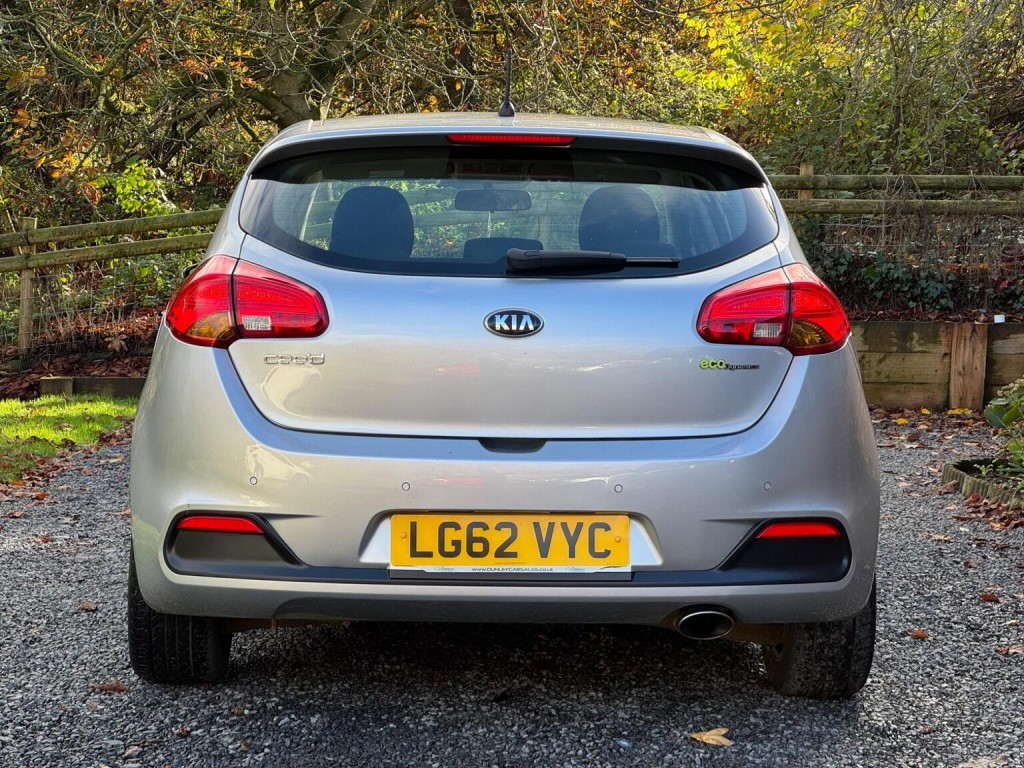 KIA CEED 1.6 CRDi EcoDynamics 2 Euro 5 (s/s) 5dr 2012