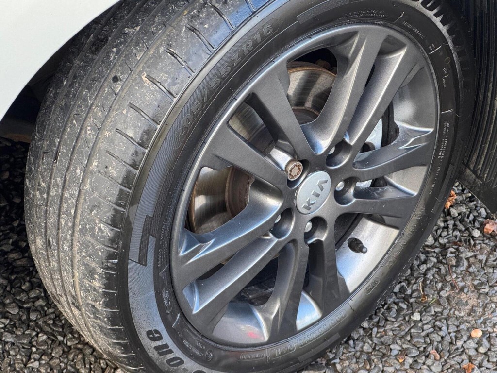 KIA CEED 1.6 CRDi EcoDynamics 2 Euro 5 (s/s) 5dr 2012