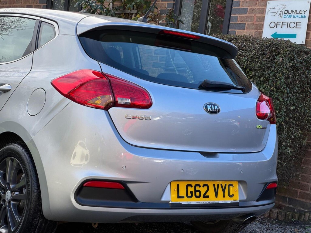 KIA CEED 1.6 CRDi EcoDynamics 2 Euro 5 (s/s) 5dr 2012