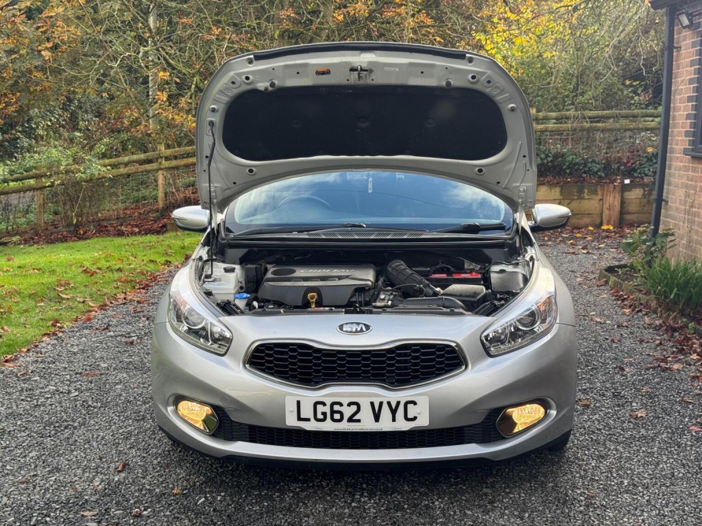 KIA CEED 1.6 CRDi EcoDynamics 2 Euro 5 (s/s) 5dr 2012