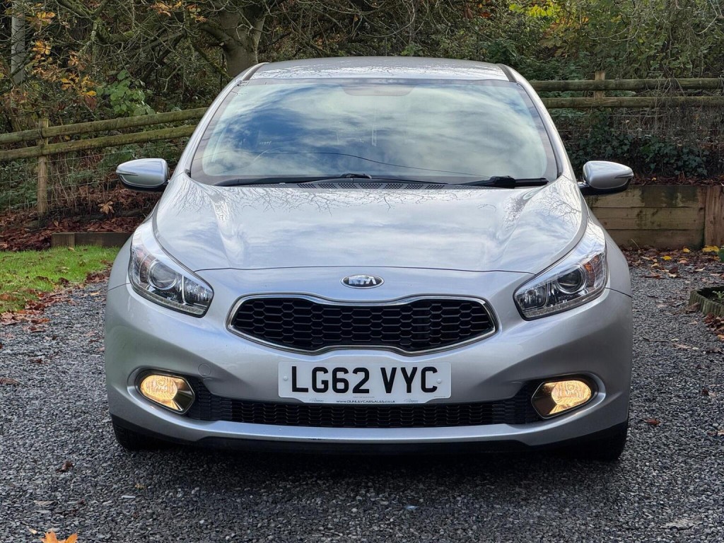 KIA CEED 1.6 CRDi EcoDynamics 2 Euro 5 (s/s) 5dr 2012