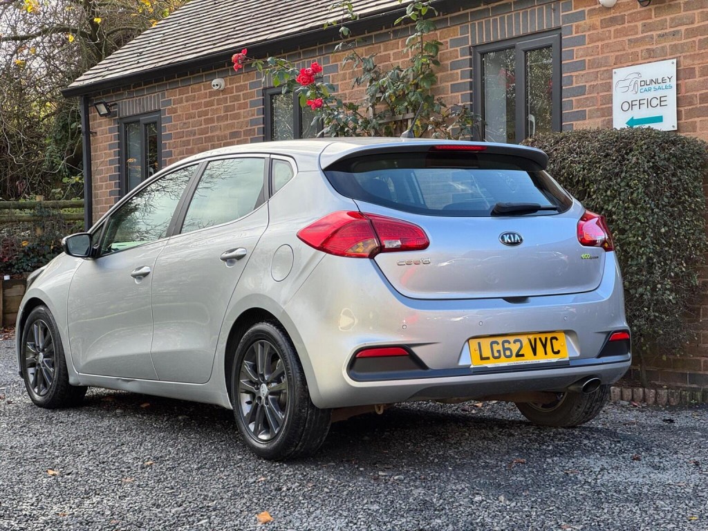 KIA CEED 1.6 CRDi EcoDynamics 2 Euro 5 (s/s) 5dr 2012