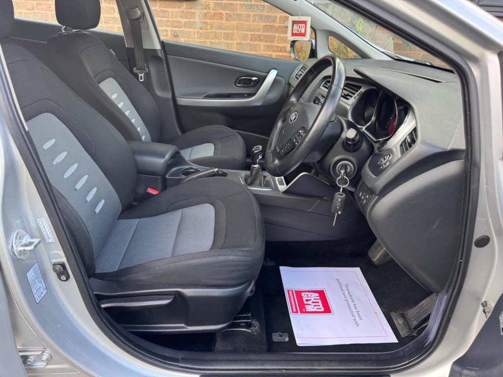 KIA CEED 1.6 CRDi EcoDynamics 2 Euro 5 (s/s) 5dr 2012